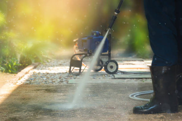 Best Pool Deck Cleaning  in Graceville, FL